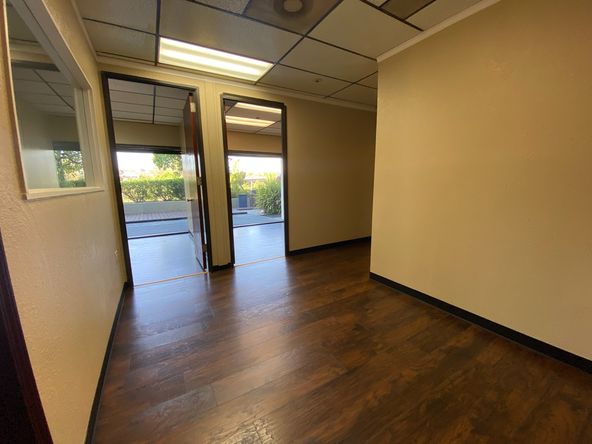 Plaza level, front of building, great exposure off lobby, private bathroom.